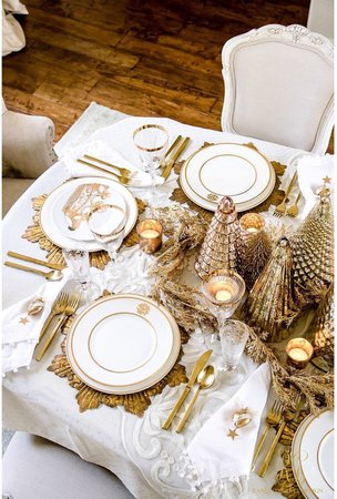 gold Christmas table decor