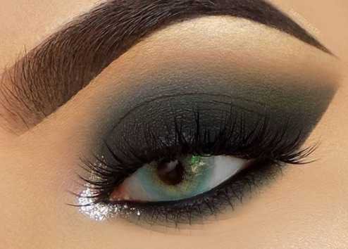 black eye makeup with silver corner