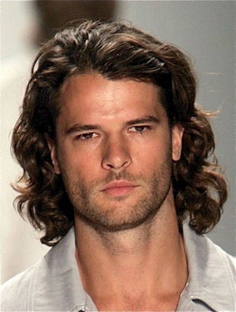 Trendy-Long-Dark-Brown-Hairstyles-for-Men-with-Thick-Hair-and-Beard-725x960.jpg (725×960)