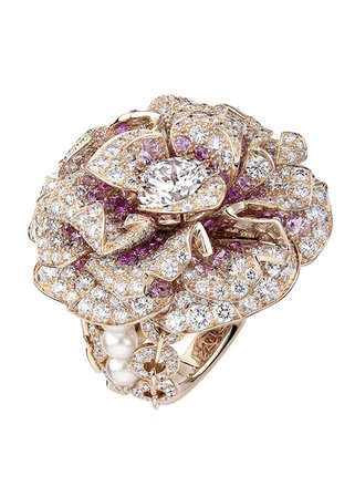 Chanel - May Rose ring in pink gold, diamonds, pink sapphires and cultured pearls.