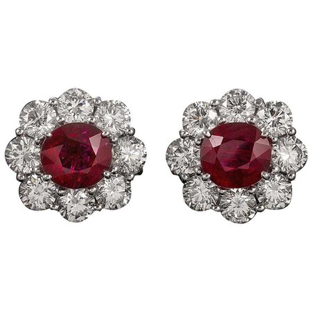4.16 Carat Ruby and 3.78 Carat Diamond Cluster Earrings For Sale at 1stdibs