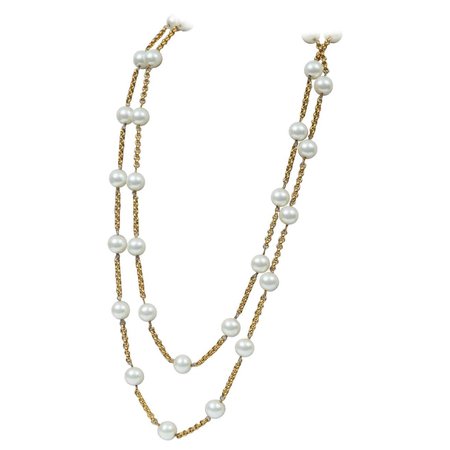 Chanel Long Gold and Pearl Necklace For Sale at 1stDibs