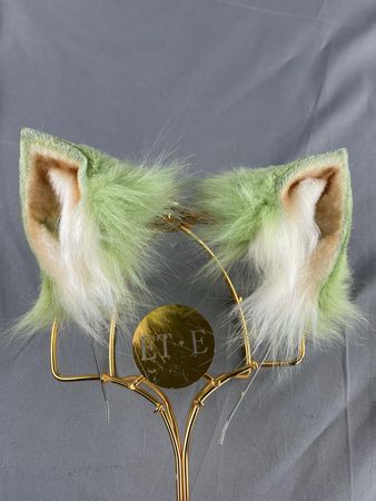 green fox ears