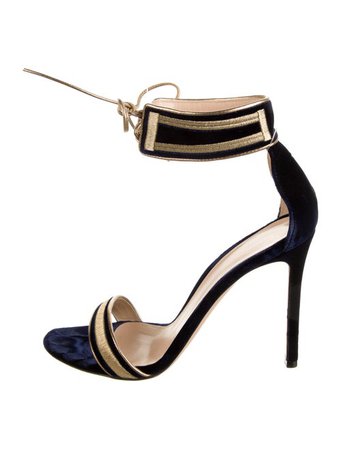 Gianvito Rossi Embroidered trim navy formal Accent D'Orsay Pumps - Shoes - GIT51432 | The RealReal