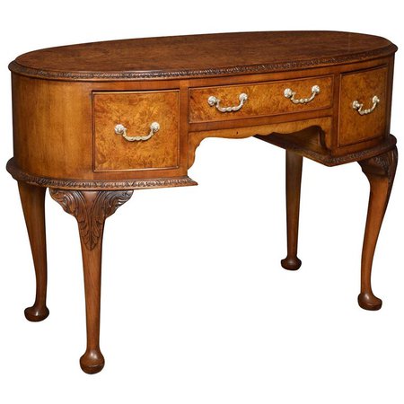 Figured walnut writing desk / dressing table For Sale at 1stdibs