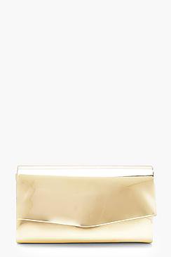 Structured Metallic Clutch With Chain