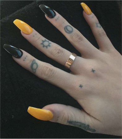 black & yellow nails