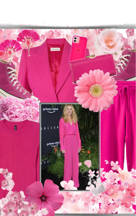 Pretty in Pink! Julia Roberts!