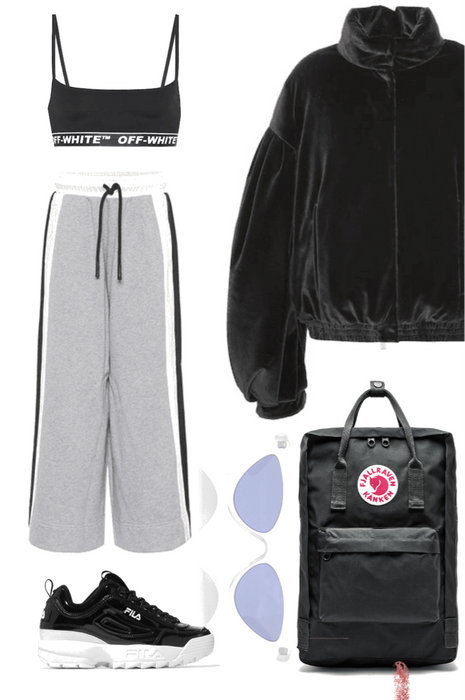 Monotone Travel Outfit