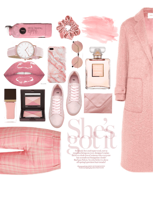 Essential pink fur coat