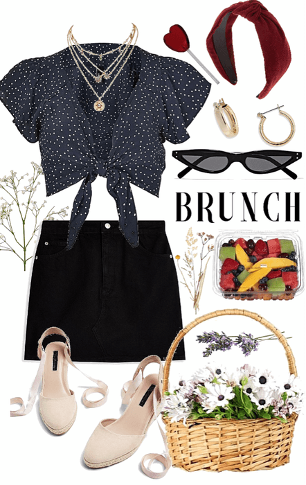 brunch with a lot of flowers